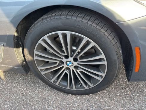 Used 2018 BMW 530i w/ Premium Package image 6