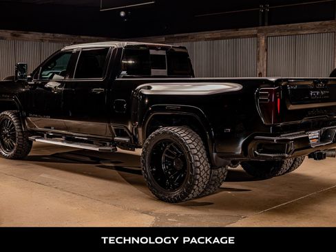 Used 2025 GMC Sierra 3500 Denali w/ Denali Reserve Package image 7