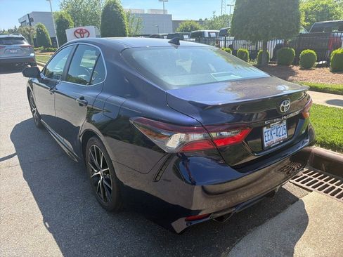 Used 2022 Toyota Camry SE w/ Audio Upgrade Package image 9