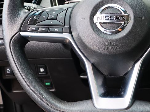 Used 2020 Nissan Rogue S FWD image 51