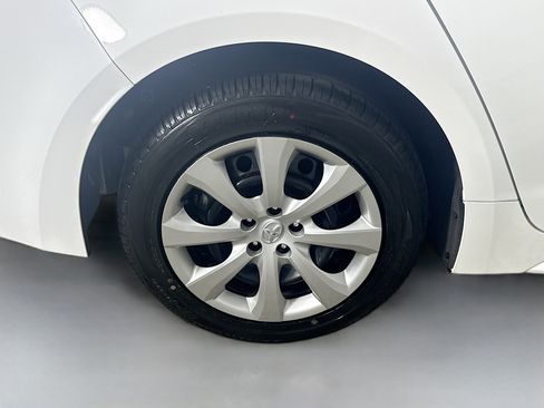 Used 2024 Toyota Corolla LE FWD image 32
