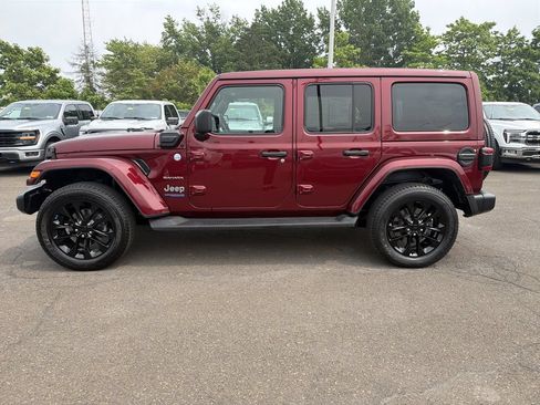 Used 2022 Jeep Wrangler Unlimited Sahara w/ Cold Weather Group AWD/4WD image 2
