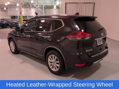 Used 2018 Nissan Rogue SV w/ Premium Package AWD/4WD image 6
