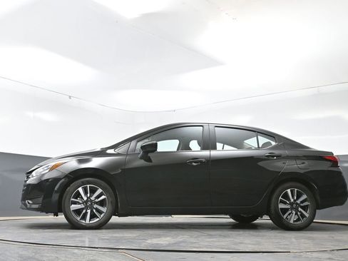 Used 2025 Nissan Versa SV FWD image 44