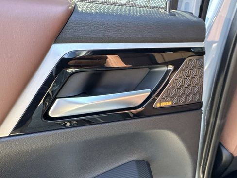 New 2025 Mitsubishi Outlander SEL image 12