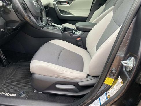 Used 2019 Toyota RAV4 XLE image 19
