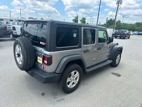 Used 2018 Jeep Wrangler Unlimited Sport S AWD/4WD image 16