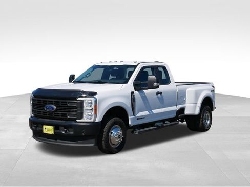 Used 2023 Ford F350 XL AWD/4WD image 3