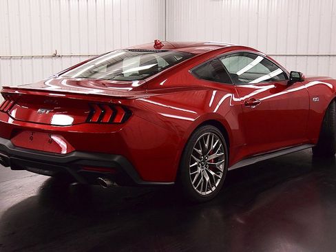 Used 2024 Ford Mustang GT Premium image 7