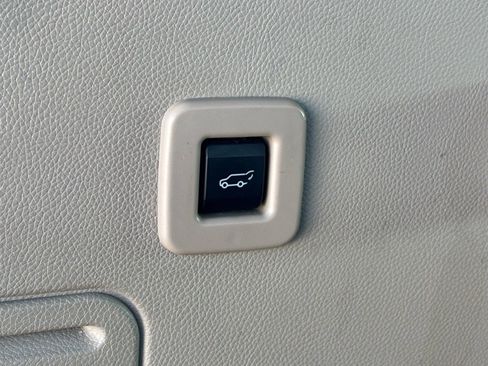 Used 2013 Ford Expedition EL Limited image 12