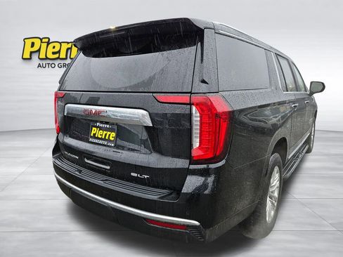 Used 2023 GMC Yukon XL SLT AWD/4WD image 3