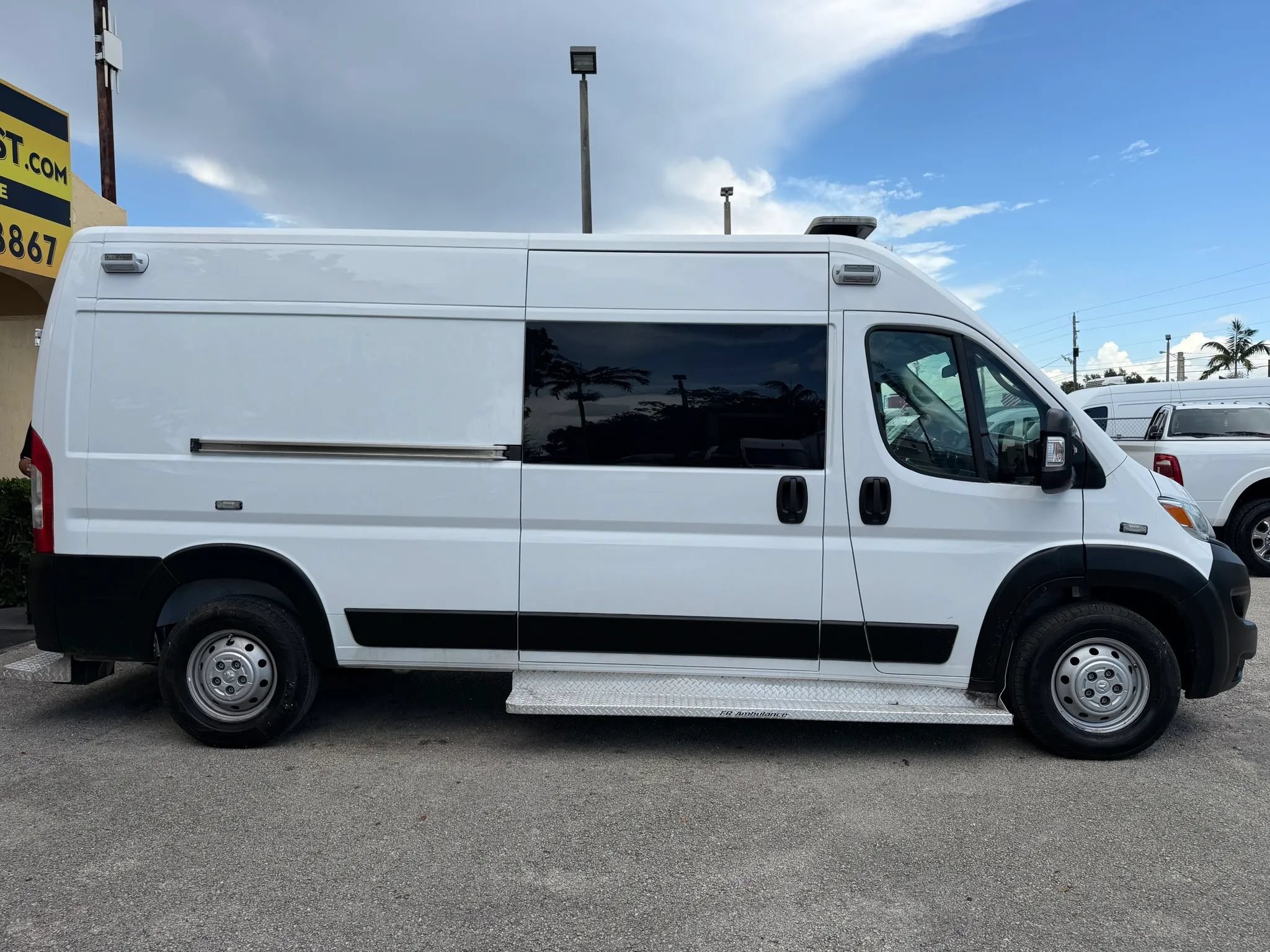 Used 2023 RAM ProMaster 2500 FWD image 12