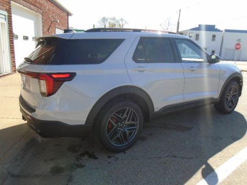 New 2026 Ford Explorer ST-Line AWD/4WD image 40