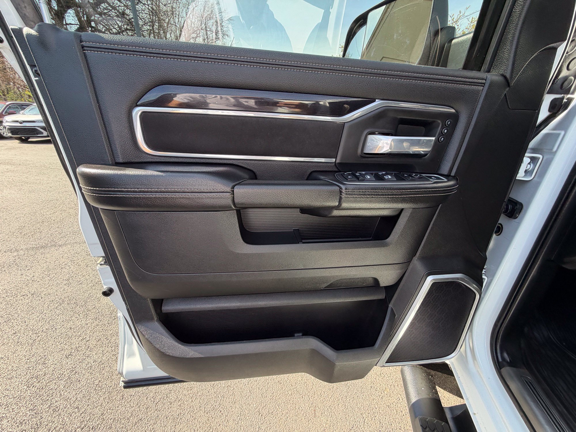 Used 2022 RAM 2500 Laramie w/ Night Edition AWD/4WD image 19