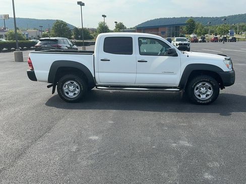 Used 2014 Toyota Tacoma 4x4 Double Cab w/ Convenience Package image 4