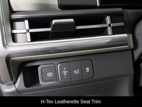 Used 2025 Hyundai Santa Fe SEL image 23