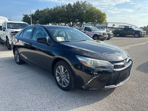 Used 2017 Toyota Camry SE FWD image 3