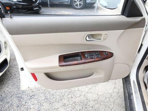Used 2007 Buick LaCrosse CX w/ Chrome Enhancement Package FWD image 14