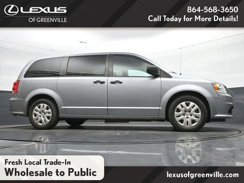Used 2019 Dodge Grand Caravan SE FWD image 11