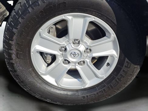 Used 2022 Toyota Sequoia SR5 AWD/4WD image 19