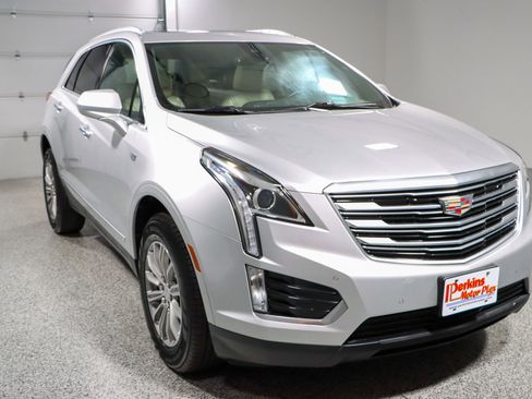 Used 2018 Cadillac XT5 Luxury w/ Driver Awareness Package image 5