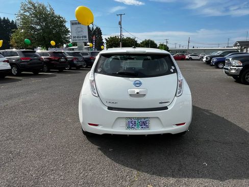 Used 2017 Nissan Leaf S w/ Protection Package FWD image 4