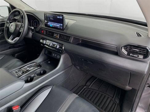 Used 2025 Honda Pilot EX-L image 33