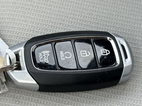 Used 2025 Hyundai Venue SEL FWD image 28