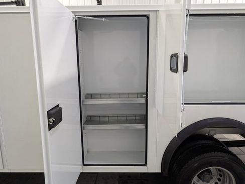 Used 2023 Mercedes-Benz Sprinter 3500 image 17