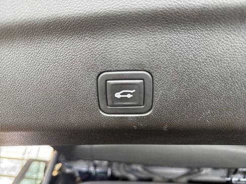 Used 2024 Chevrolet Tahoe LT image 25