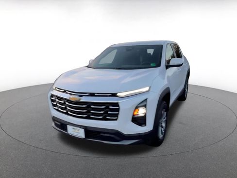 Used 2025 Chevrolet Equinox LT image 7