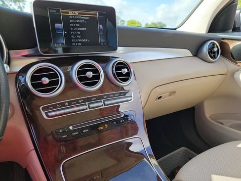 Used 2017 Mercedes-Benz GLC 300 image 17