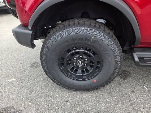 New 2026 Ford Bronco Outer Banks w/ Sasquatch Package AWD/4WD image 13