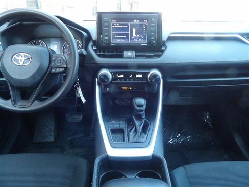 Used 2021 Toyota RAV4 LE w/ Carpet Mat Package (TMS) image 18