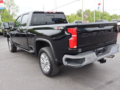 Used 2024 Chevrolet Silverado 2500 LTZ w/ LTZ Convenience Package AWD/4WD image 3