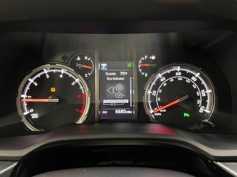 Used 2024 Toyota 4Runner Limited AWD/4WD image 32