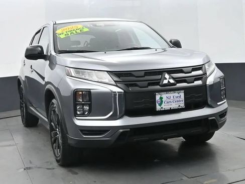 Used 2025 Mitsubishi Outlander Sport LE AWD/4WD image 3