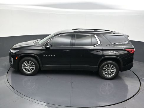 Used 2023 Chevrolet Traverse LT image 17
