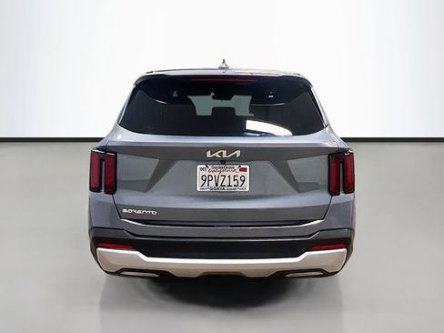 Certified 2025 Kia Sorento LX FWD image 6