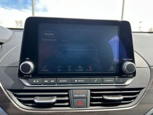 Used 2023 Nissan Altima 2.5 SV FWD image 16