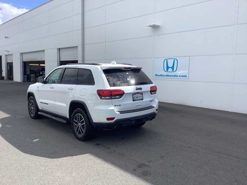 Used 2018 Jeep Grand Cherokee Trailhawk AWD/4WD image 4
