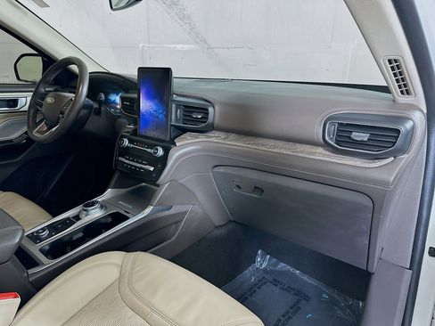 Used 2022 Ford Explorer Platinum w/ Equipment Group 601A image 32