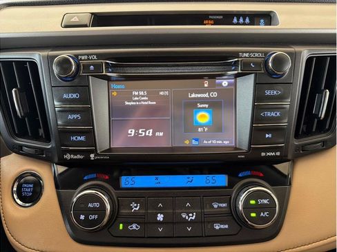 Used 2018 Toyota RAV4 XLE w/ Plus Extra Value Package AWD/4WD image 20