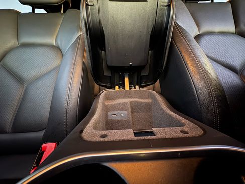 Used 2013 Porsche Cayenne S image 29