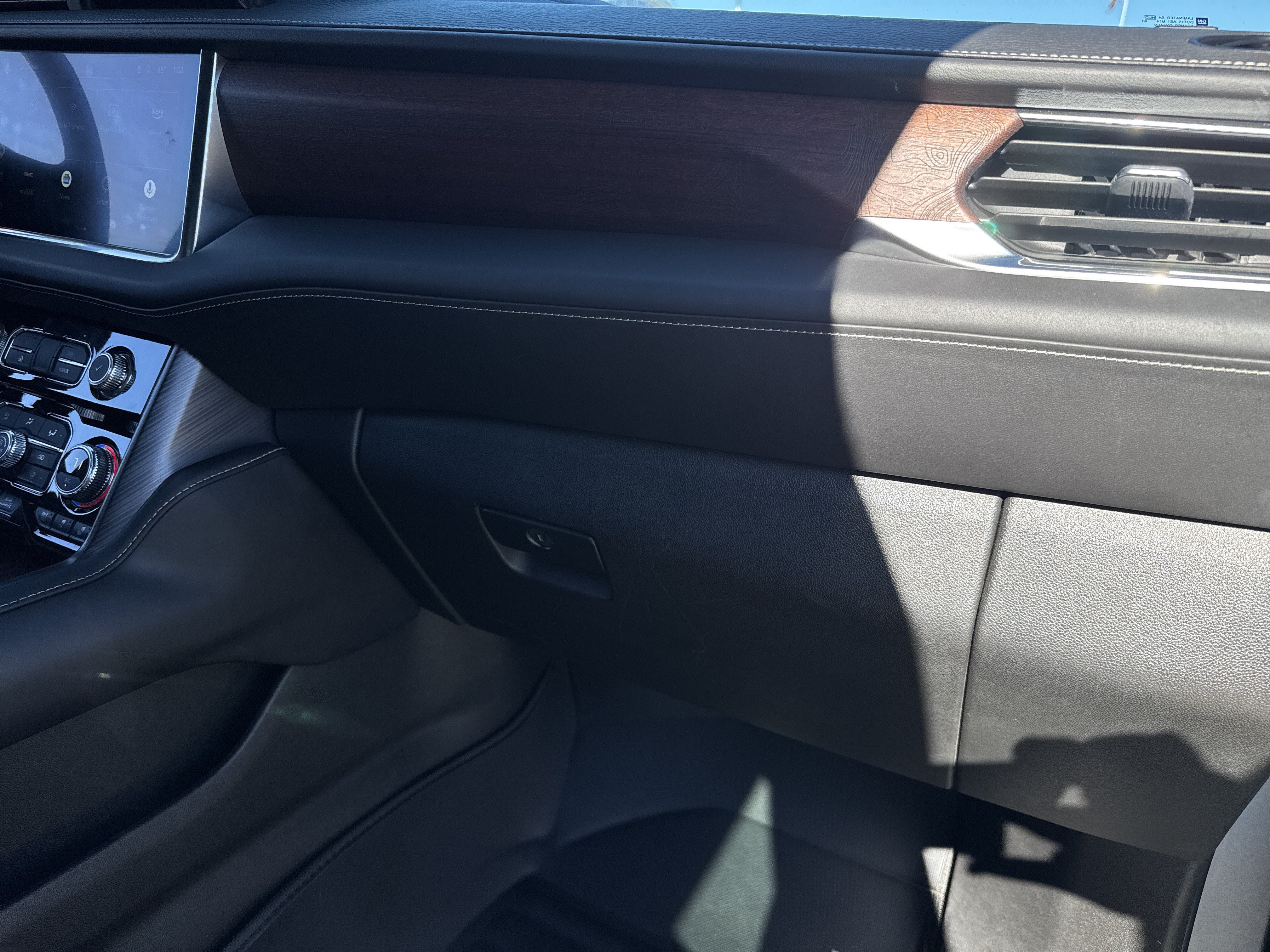 Certified 2023 GMC Yukon Denali Ultimate AWD/4WD image 20