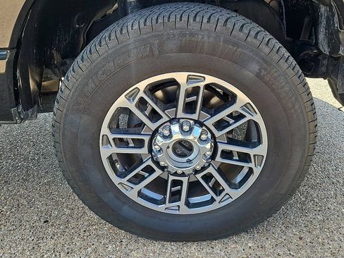 Used 2024 Ford F250 Limited w/ FX4 Off-Road Package AWD/4WD image 13