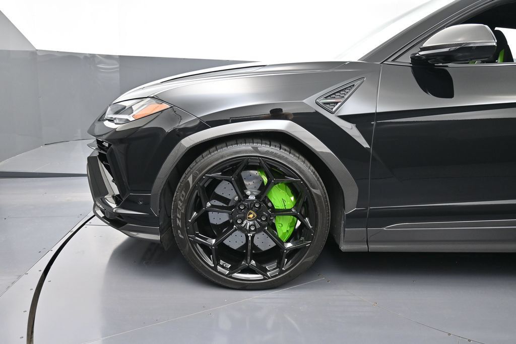 Used 2024 Lamborghini Urus Performante AWD/4WD image 12