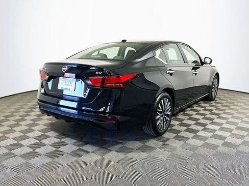 Used 2024 Nissan Altima 2.5 SV image 8