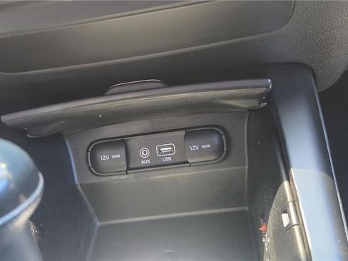 Used 2018 Kia Sorento FWD image 18