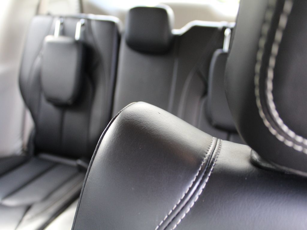 Used 2023 Chrysler Pacifica Touring-L FWD image 13